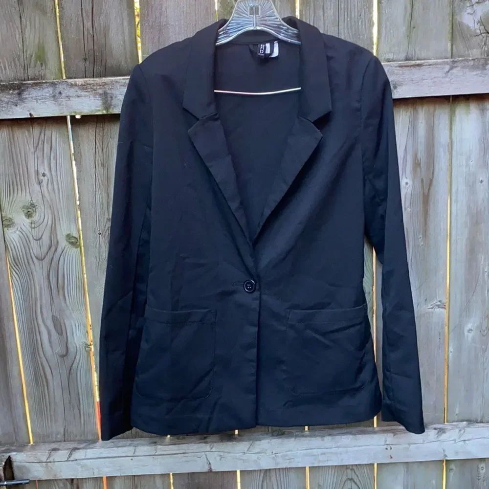 H&M Black Blazer sz. 6